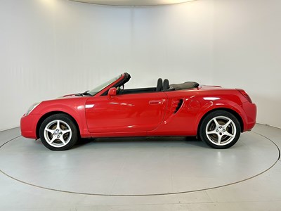 Lot 18 - 2004 Toyota MR2