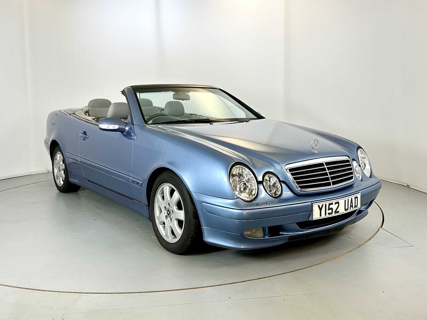 Lot 72 - 2001 Mercedes-Benz CLK230