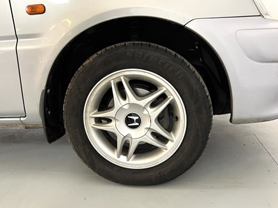 Lot 29 - 2000 Honda Logo