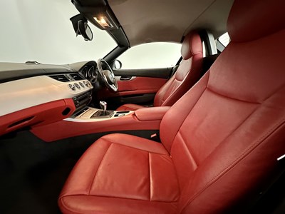 Lot 17 - 2009 BMW Z4 Si