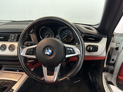 Lot 17 - 2009 BMW Z4 Si