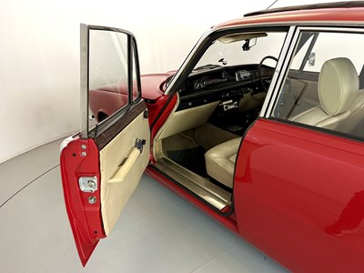 Lot 149 - 1972 Rover P6