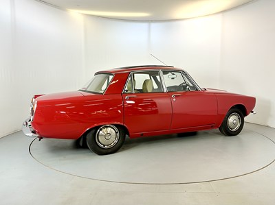 Lot 149 - 1972 Rover P6