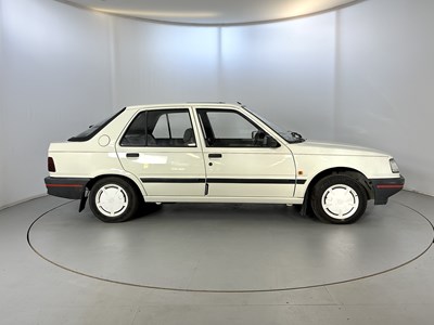 Lot 152 - 1989 Peugeot 309