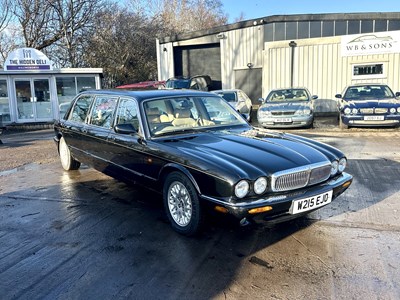 Lot 91 - 2000 Daimler Limousine By Eagle