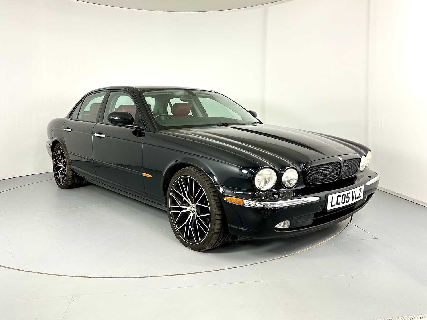 Lot 83 - 2005 Jaguar XJ8