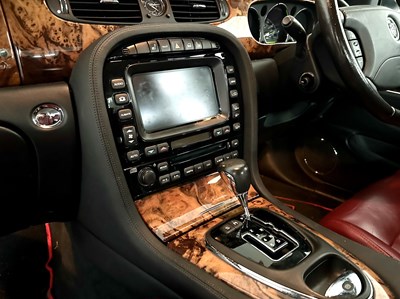 Lot 83 - 2005 Jaguar XJ8