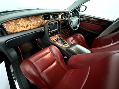Lot 83 - 2005 Jaguar XJ8