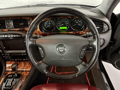 Lot 83 - 2005 Jaguar XJ8