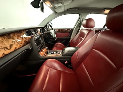 Lot 83 - 2005 Jaguar XJ8