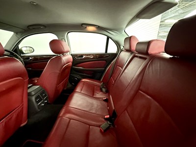 Lot 83 - 2005 Jaguar XJ8