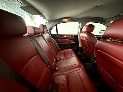 Lot 83 - 2005 Jaguar XJ8