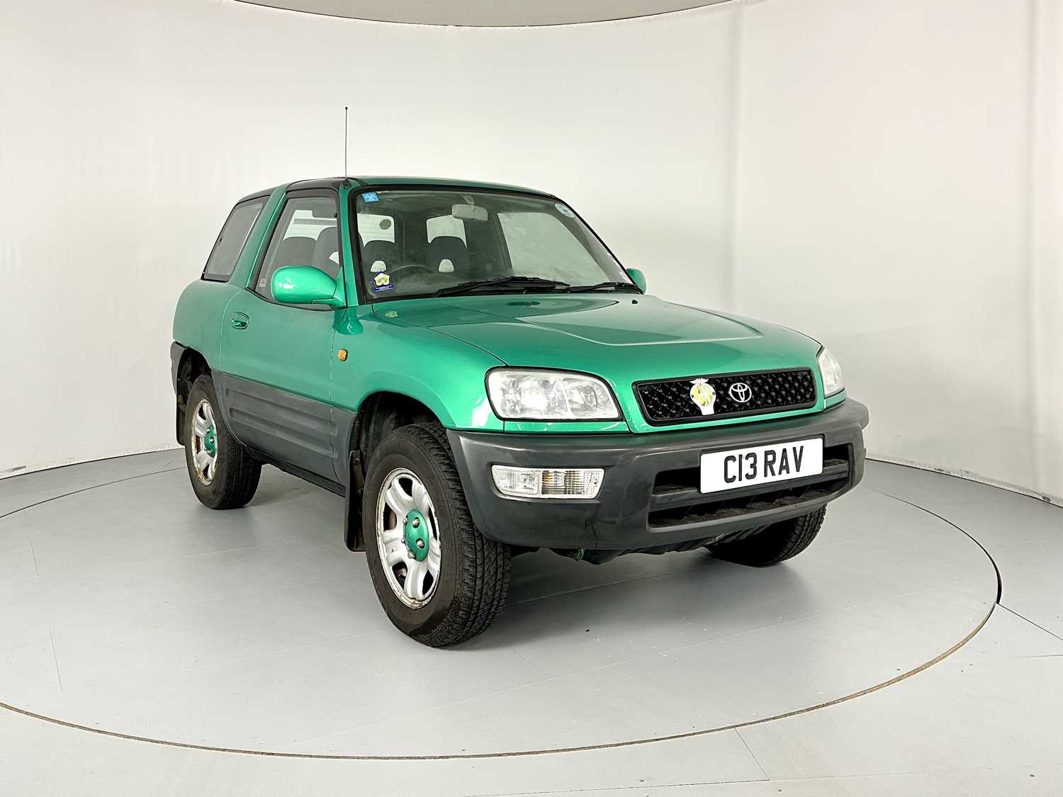 Lot 137 - 1998 Toyota Rav4