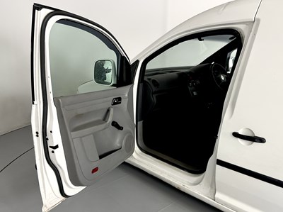 Lot 30 - 2005 Volkswagen Caddy Day Van