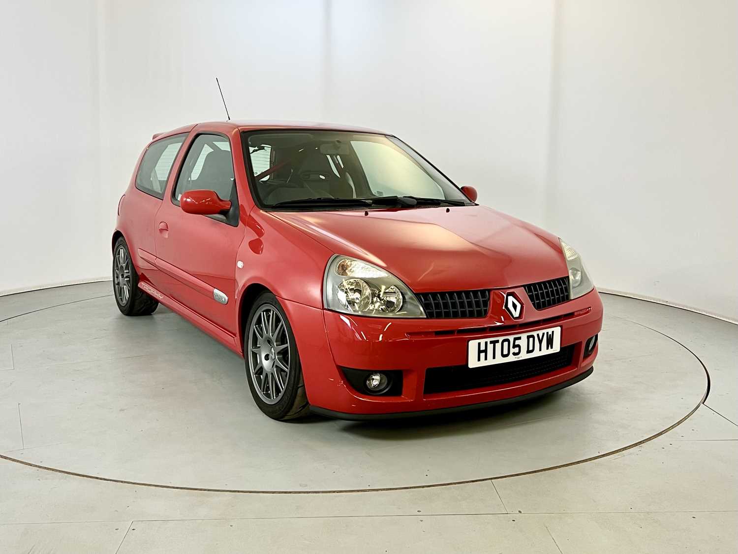 Lot 18 - 2005 Renault Clio Sport Trophy 182