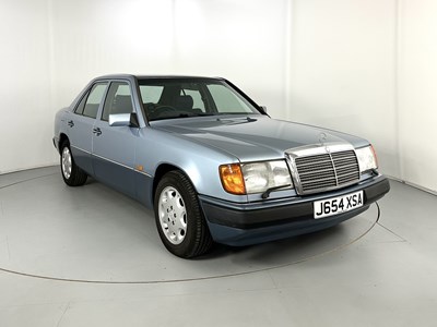 Lot 32 - 1991 Mercedes-Benz 300E