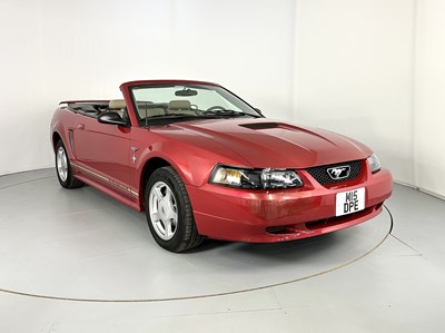 Lot 5 - 2001 Ford Mustang
