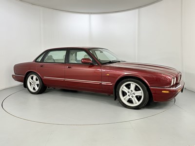 Lot 64 - 1998 Jaguar XJR V8 - NO RESERVE
