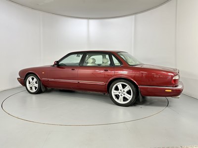Lot 64 - 1998 Jaguar XJR V8 - NO RESERVE