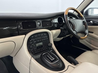 Lot 64 - 1998 Jaguar XJR V8 - NO RESERVE