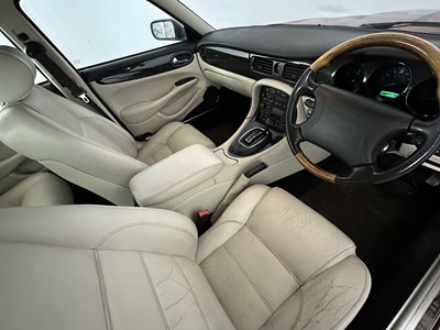 Lot 64 - 1998 Jaguar XJR V8 - NO RESERVE