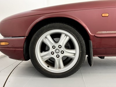 Lot 64 - 1998 Jaguar XJR V8 - NO RESERVE