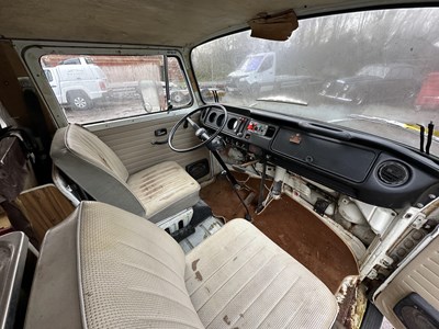 Lot 62 - 1972 Volkswagen T2 Camper
