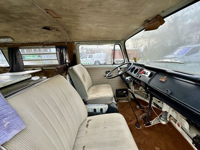 Lot 62 - 1972 Volkswagen T2 Camper