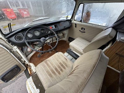 Lot 62 - 1972 Volkswagen T2 Camper