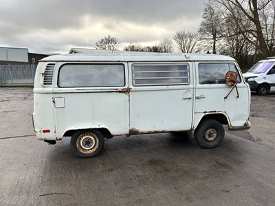 Lot 62 - 1972 Volkswagen T2 Camper