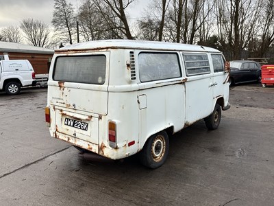 Lot 62 - 1972 Volkswagen T2 Camper