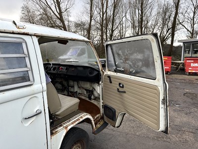 Lot 62 - 1972 Volkswagen T2 Camper