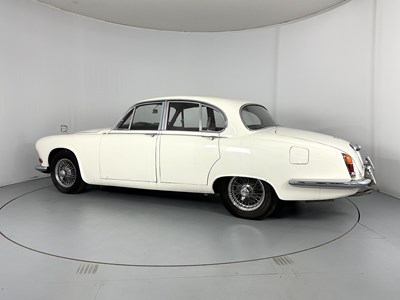 Lot 14 - 1967 Jaguar 420