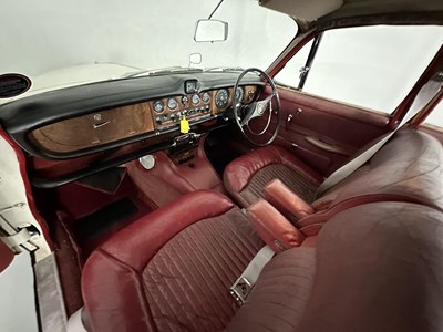 Lot 14 - 1967 Jaguar 420