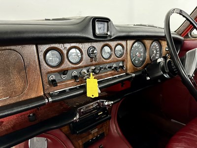 Lot 14 - 1967 Jaguar 420