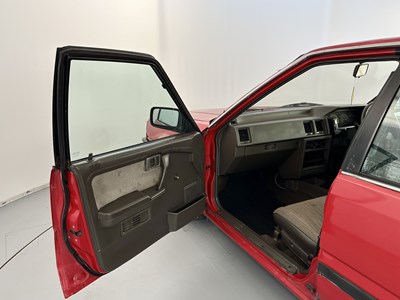 Lot 75 - 1988 Nissan Bluebird