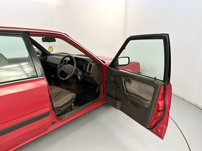 Lot 75 - 1988 Nissan Bluebird