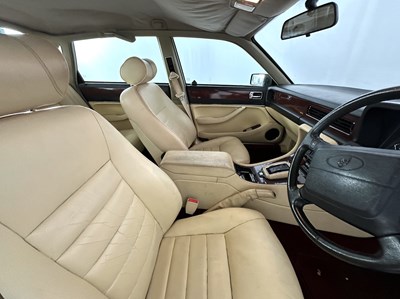 Lot 119 - 1994 Jaguar XJ 3.2 Sport