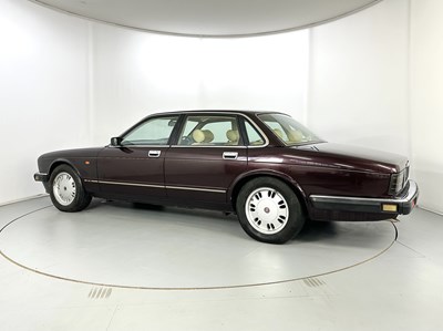 Lot 119 - 1994 Jaguar XJ 3.2 Sport