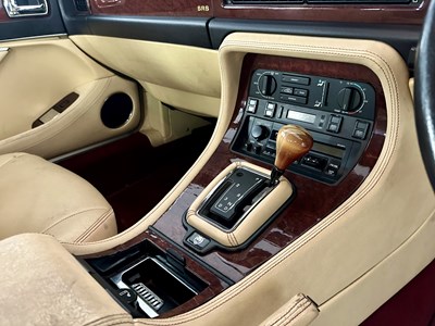 Lot 119 - 1994 Jaguar XJ 3.2 Sport