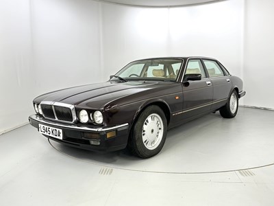 Lot 119 - 1994 Jaguar XJ 3.2 Sport