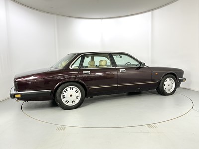 Lot 119 - 1994 Jaguar XJ 3.2 Sport