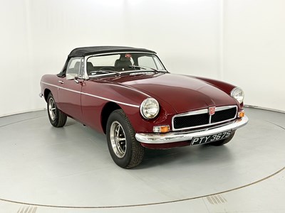 Lot 13 - 1977 MG B Roadster