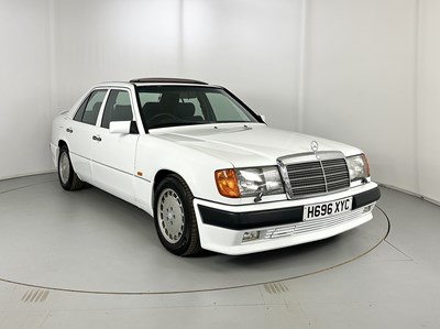 Lot 93 - 1990 Mercedes-Benz 260E Sportline
