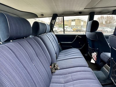 Lot 97 - 1988 Mercedes-Benz E230