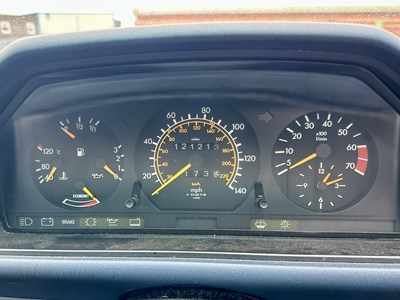 Lot 97 - 1988 Mercedes-Benz E230