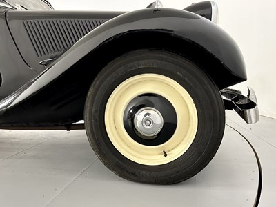 Lot 16 - 1952 Citroen Traction Avant