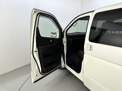 Lot 14 - 2007 Nissan Elgrand - Highway Star Edition 4WD