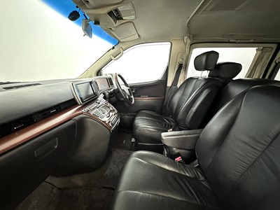 Lot 14 - 2007 Nissan Elgrand - Highway Star Edition 4WD
