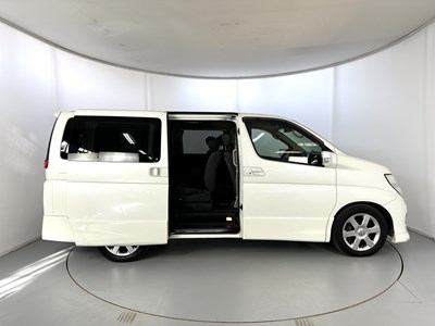 Lot 14 - 2007 Nissan Elgrand - Highway Star Edition 4WD